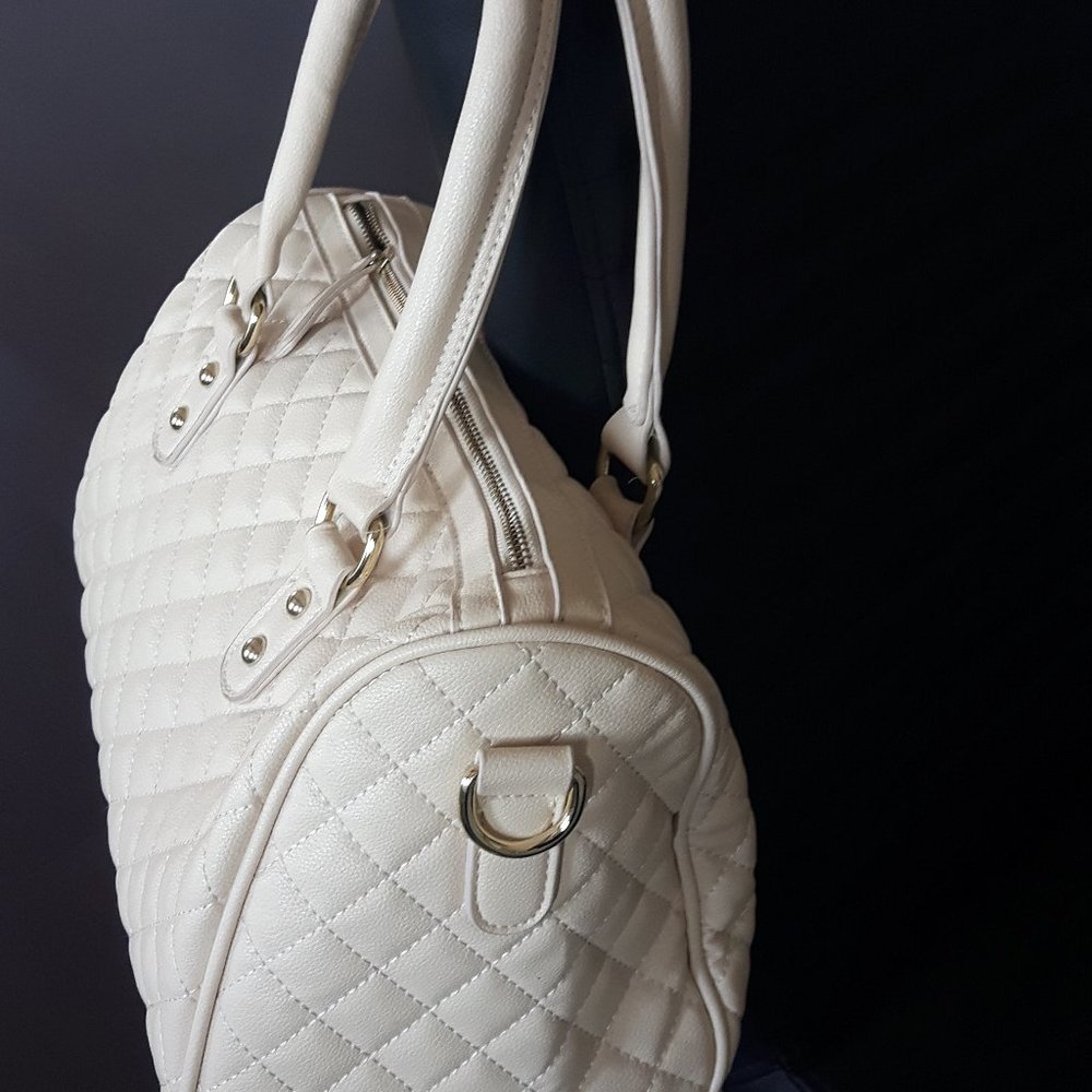 Quilted Shoulder Bag - Picture 2 of 2